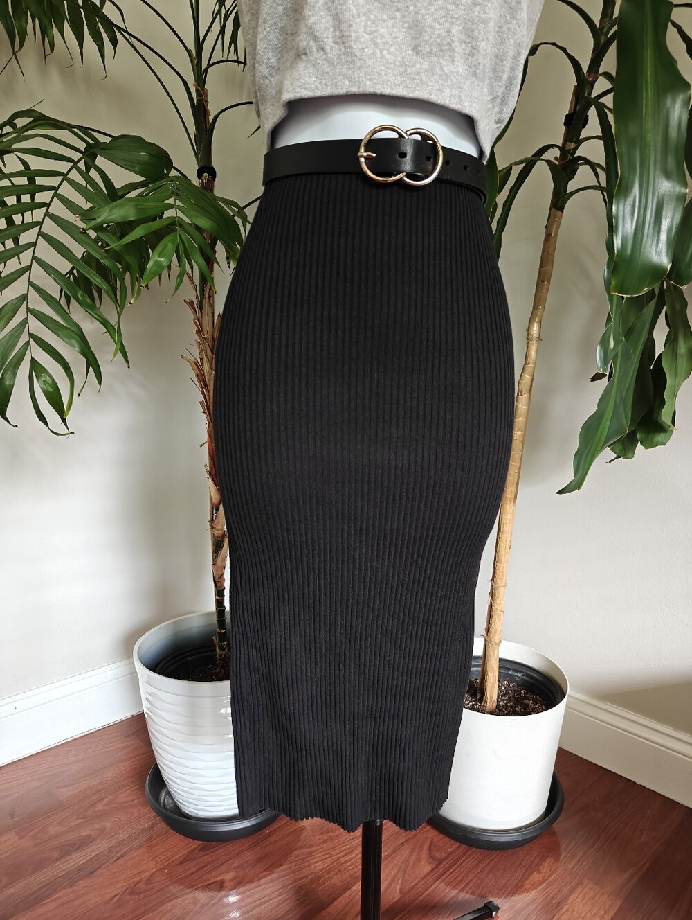 NWOT H&M Ribbed Maxi Skirt